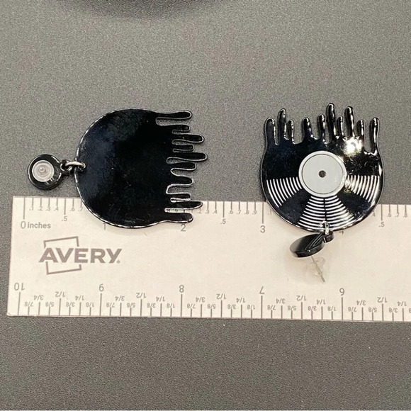 Fun Melting Record Stud  Earrings Pierced - Picture 2 of 7